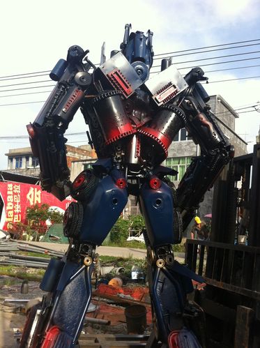 正雄钢雕 大型铁皮机器人模型 变形金刚擎天柱模型定做 出租 出售